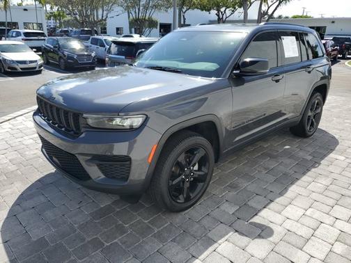 2022 Jeep Grand Cherokee Altitude