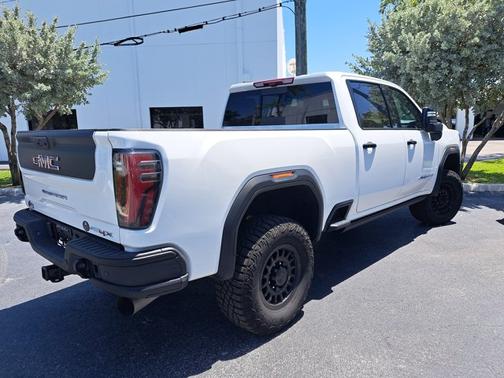 2024 GMC Sierra 2500 AT4X