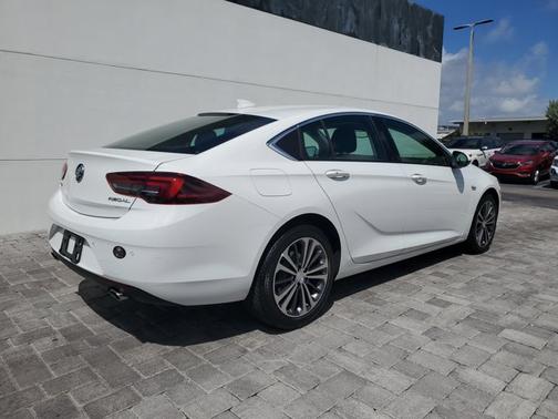2018 Buick Regal Sportback Preferred II