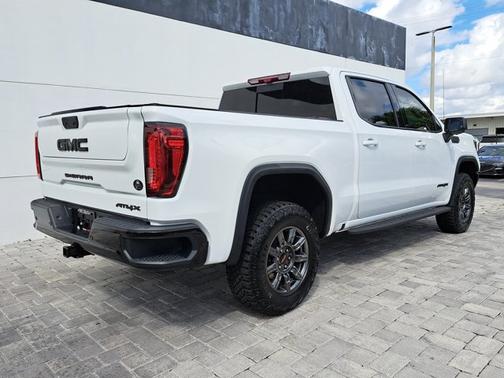 2024 GMC Sierra 1500 AT4X