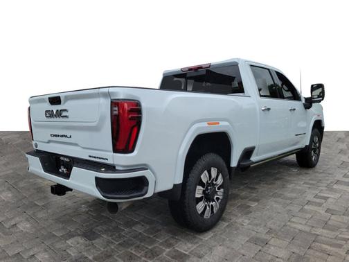 Glacier White Tricoat 2026 GMC Sierra 2500 Denali