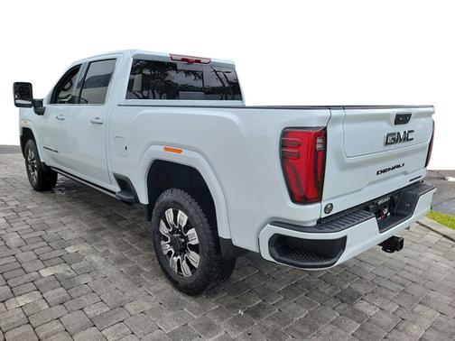 Glacier White Tricoat 2026 GMC Sierra 2500 Denali
