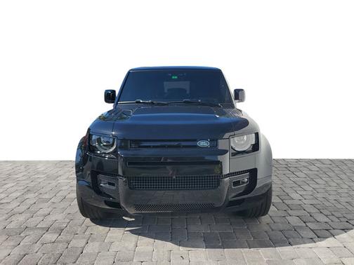 Santorini Black Metallic 2023 Land Rover Defender V8