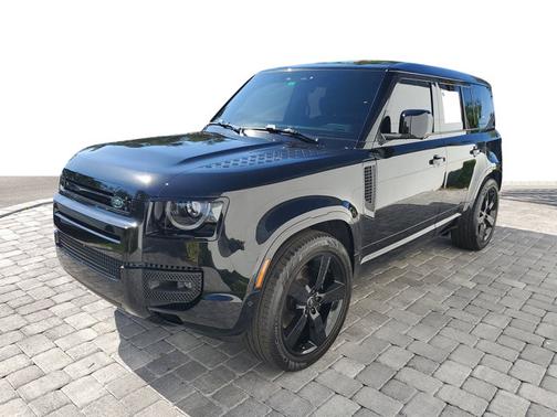 Santorini Black Metallic 2023 Land Rover Defender V8