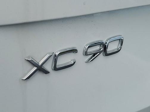2025 Volvo XC90 Plus