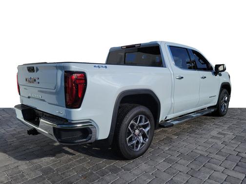 Glacier White Tricoat 2026 GMC Sierra 1500 SLT