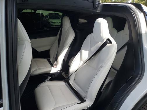 2022 Tesla Model X Plaid