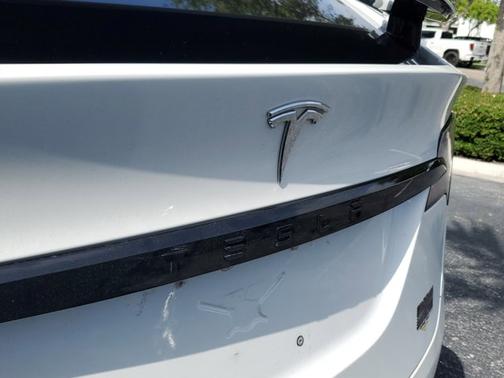2022 Tesla Model X Plaid