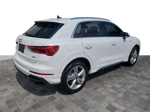 2021 Audi Q3 S line Premium