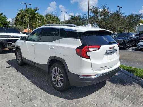 2024 GMC Terrain SLT