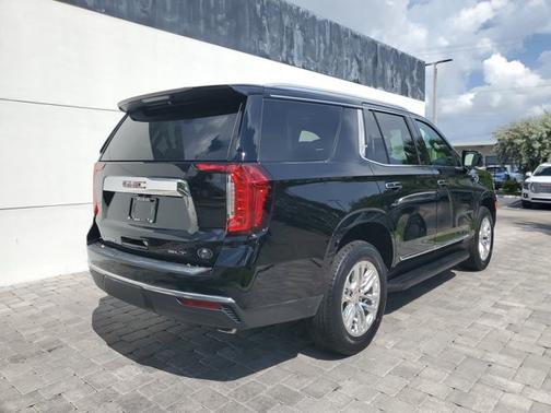 Onyx Black 2024 GMC Yukon SLT