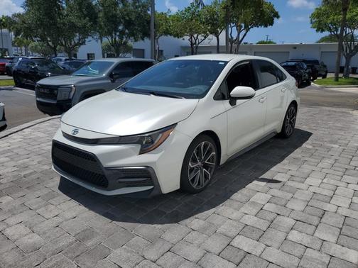 Blizzard Pearl 2021 Toyota Corolla SE