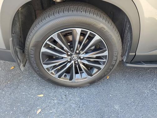 2025 Toyota Grand Highlander Hybrid MAX Platinum