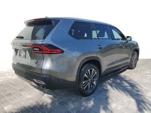 2025 Toyota Grand Highlander Hybrid MAX Platinum