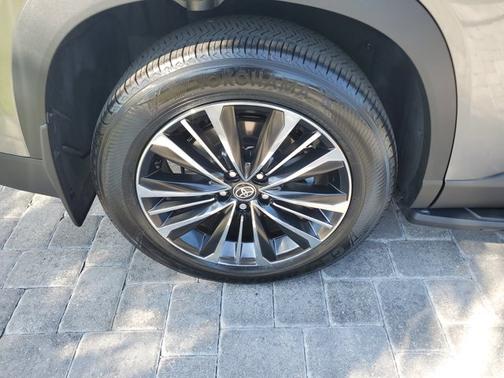 2025 Toyota Grand Highlander Hybrid MAX Platinum