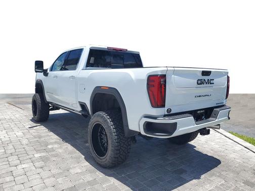 Glacier White Tricoat 2026 GMC Sierra 2500 Denali