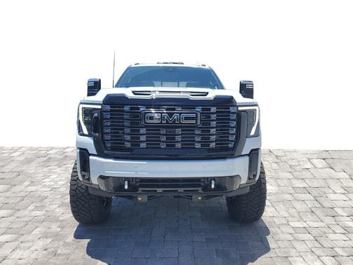 Glacier White Tricoat 2026 GMC Sierra 2500 Denali