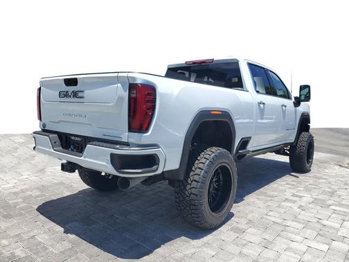 Glacier White Tricoat 2026 GMC Sierra 2500 Denali