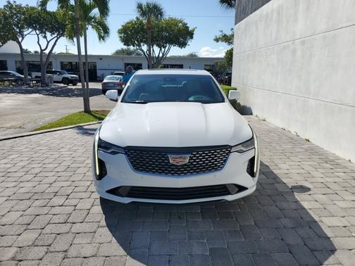 2023 Cadillac CT4 Premium Luxury