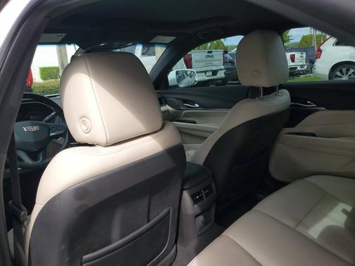 2023 Cadillac CT4 Premium Luxury