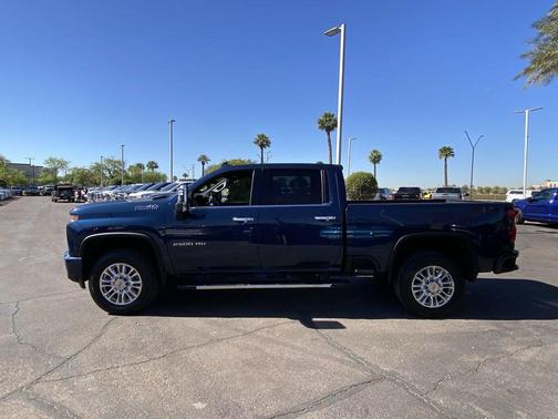 Northsky Blue Metallic 2022 Chevrolet Silverado 2500 High Country