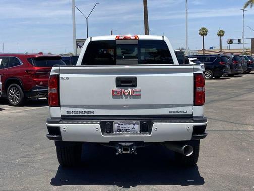 White Frost Tricoat 2019 GMC Sierra 2500 Denali