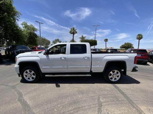 White Frost Tricoat 2019 GMC Sierra 2500 Denali