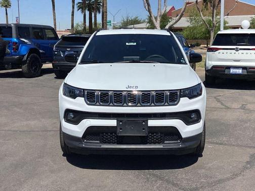 Bright White Clearcoat 2025 Jeep Compass Latitude