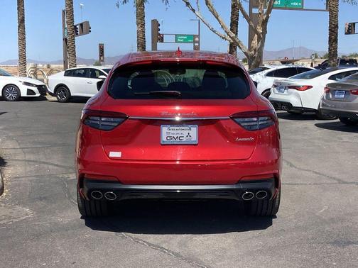 Silk 2022 Maserati Levante Modena