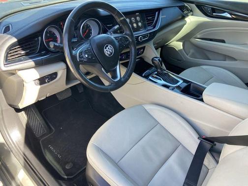 2018 Buick Regal Sportback Essence