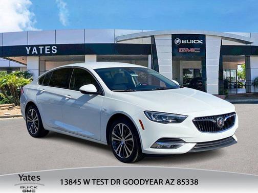 Summit White 2018 Buick Regal Sportback Essence Hatchback