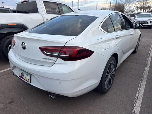 2018 Buick Regal Sportback Essence