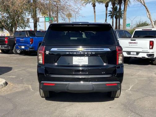 2022 Chevrolet Suburban LT