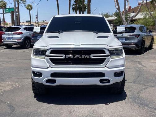 Ivory White Tri-Coat Pearlcoat 2020 RAM 1500 Laramie