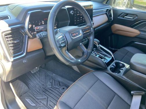 2024 GMC Canyon AT4