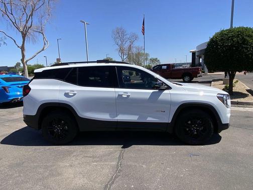 Summit White 2024 GMC Terrain AWD AT4