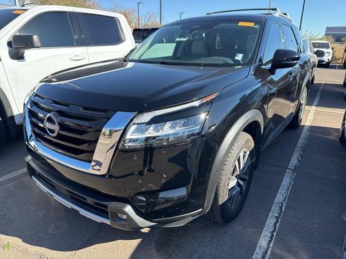 2022 Nissan Pathfinder SL 2WD