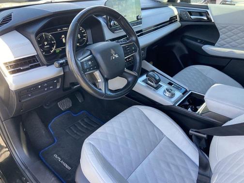 2024 Mitsubishi Outlander PHEV SEL