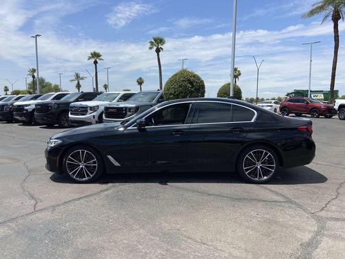 Jet Black 2022 BMW 530 i
