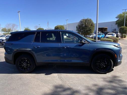 2024 Chevrolet Traverse LS