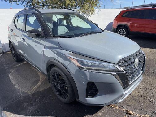 2021 Nissan Kicks SR