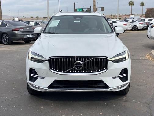 2023 Volvo XC60 B5 Plus Bright Theme