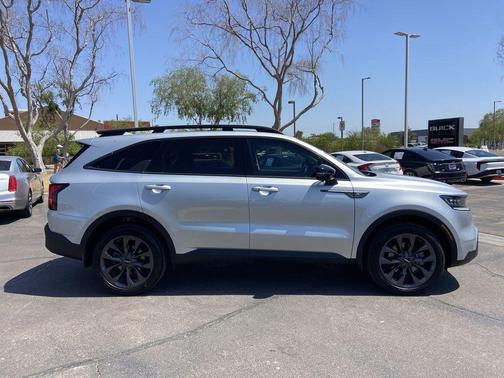 Sparkling Silver 2022 Kia Sorento SX
