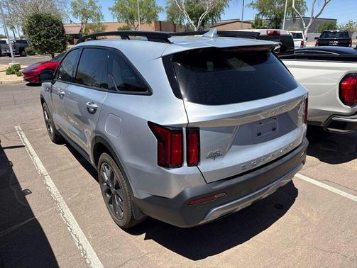 Sparkling Silver 2022 Kia Sorento SX