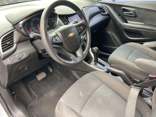 Summit White 2021 Chevrolet Trax LS