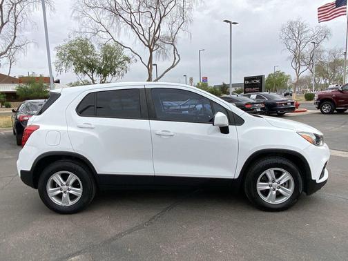 Summit White 2021 Chevrolet Trax LS