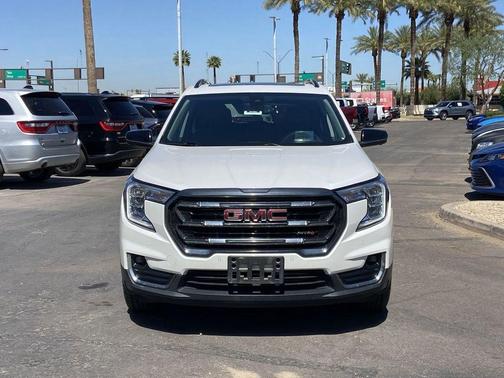 White Frost Tricoat 2022 GMC Terrain AWD AT4