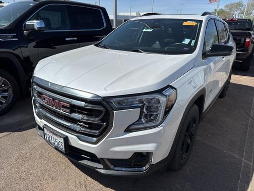 2022 GMC Terrain AWD AT4