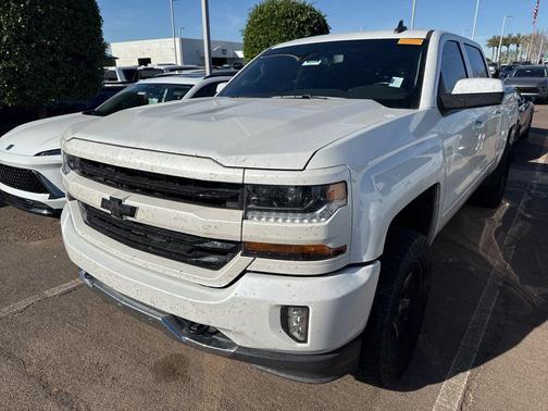 Iridescent Pearl Tricoat 2018 Chevrolet Silverado 1500 2LT Truck