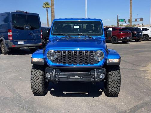 2025 Jeep Gladiator Nighthawk